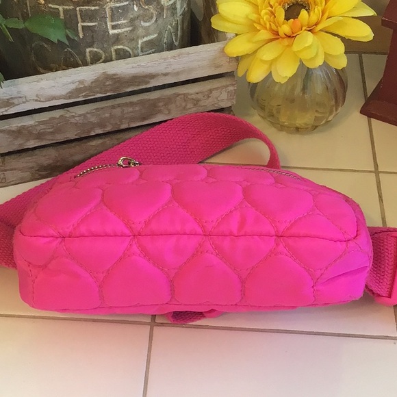 ‘Wild Fable’ Hot Pink Quilted Fannypack - Picture 6 of 8